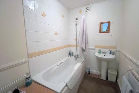 2 bedroom apartment for sale, Lymington Road, Highcliffe, Christchurch, Dorset, BH23
