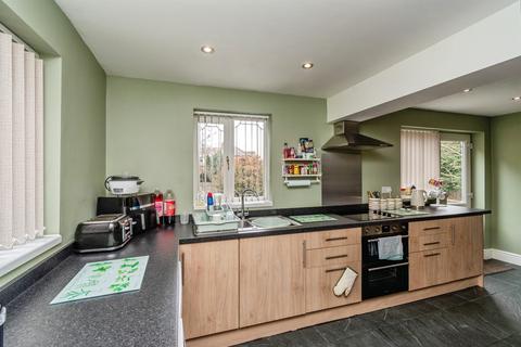 3 bedroom semi-detached house for sale, Peach Avenue, Wednesbury