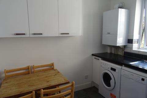 3 bedroom flat to rent, Palace Road, Kingston