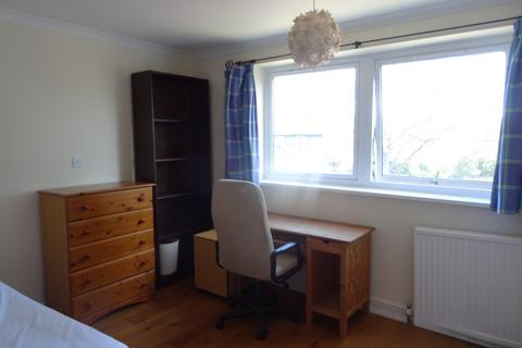 3 bedroom flat to rent, Palace Road, Kingston