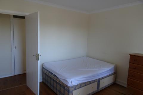 3 bedroom flat to rent, Palace Road, Kingston