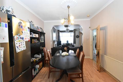 4 bedroom terraced house for sale, Wembley, HA9