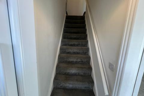 3 bedroom terraced house to rent, Glastonbury Road, Birmingham B14 4DR