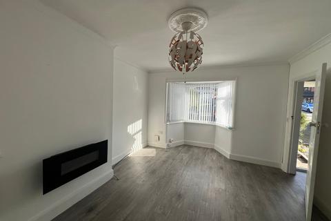 3 bedroom terraced house to rent, Glastonbury Road, Birmingham B14 4DR