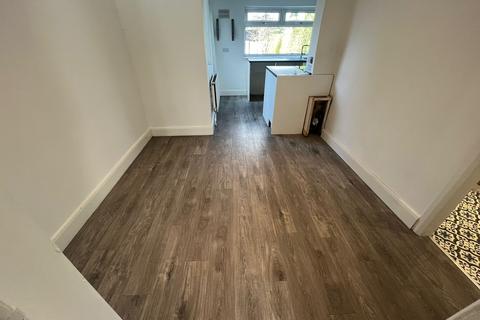 3 bedroom terraced house to rent, Glastonbury Road, Birmingham B14 4DR