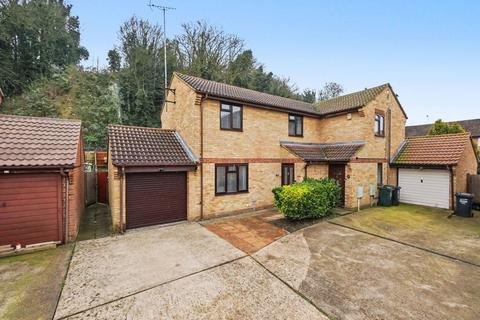 3 bedroom semi-detached house for sale, Trivett Close, Greenhithe DA9