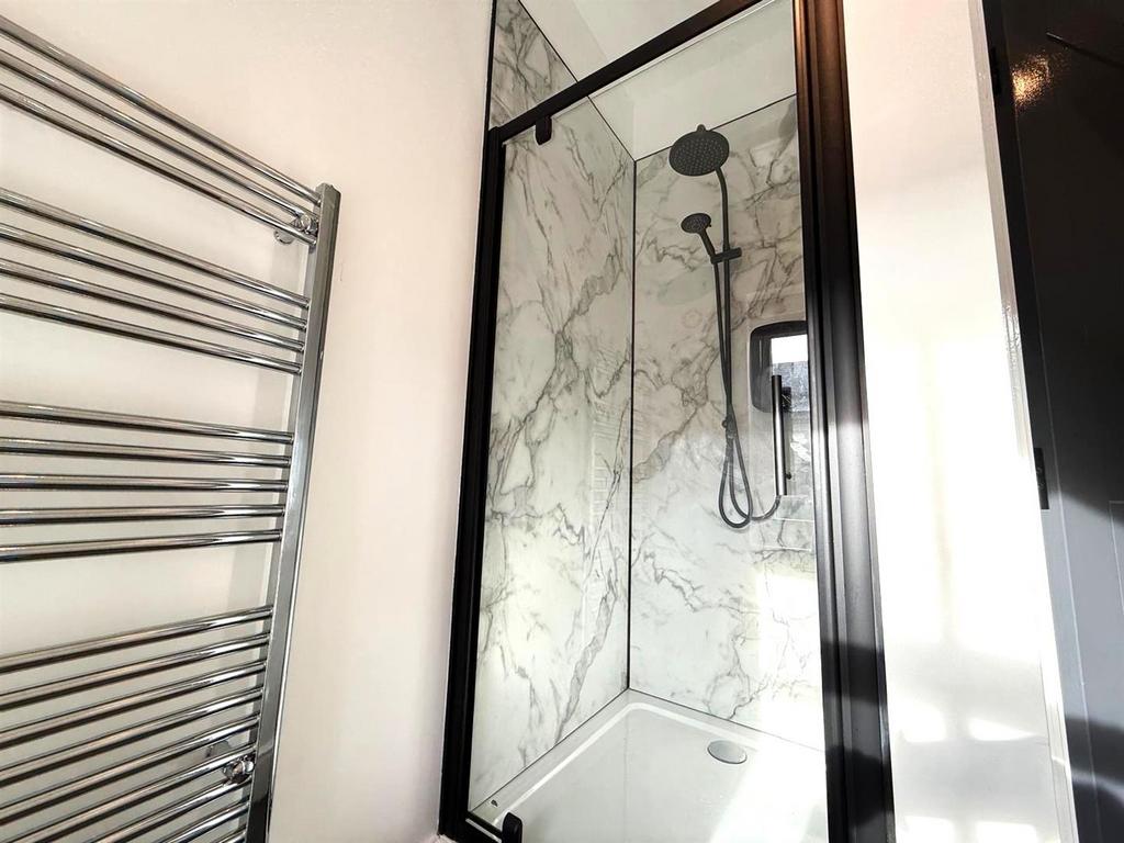 Shower Room.jpg