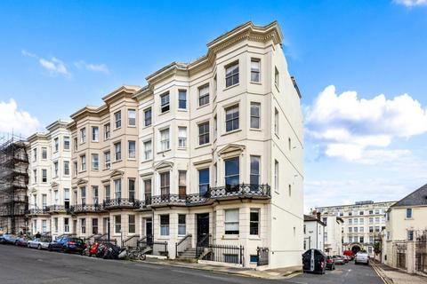 2 bedroom flat to rent, Holland Road, Hove, BN3 1JF
