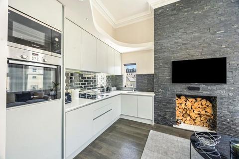 2 bedroom flat to rent, Holland Road, Hove, BN3 1JF
