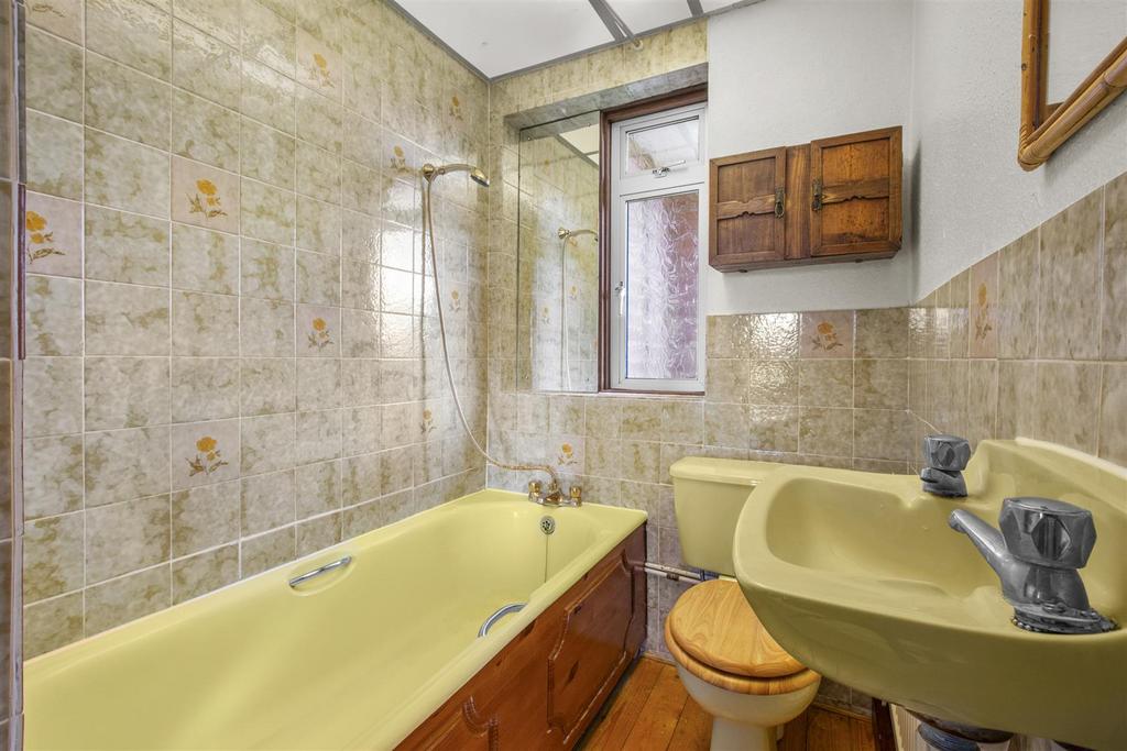 29 Green Street, HP15 7 RA-7.jpg