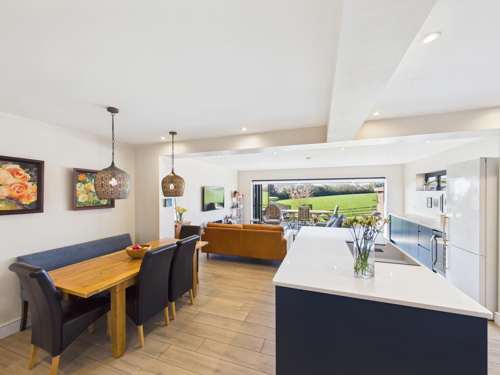 Cam01354 g0 pr0690 still021