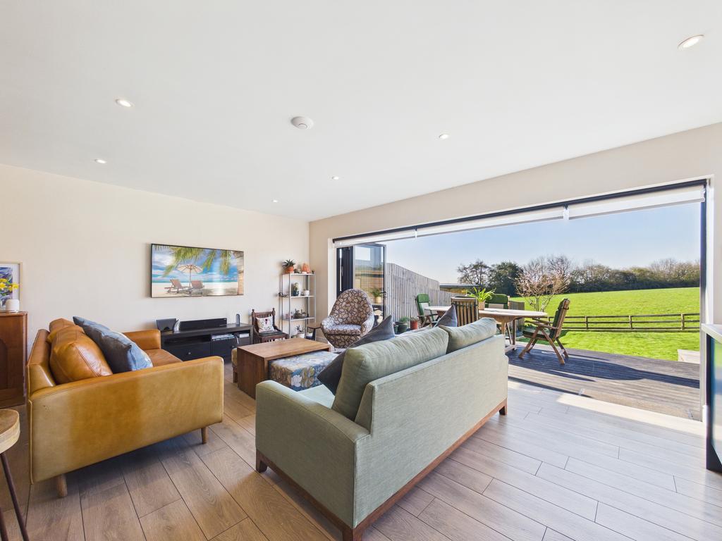 Cam01354 g0 pr0690 still016