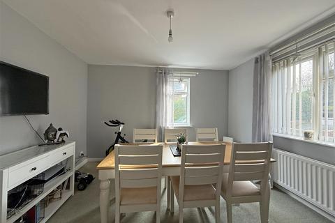 3 bedroom end of terrace house for sale, Whitchurch Road, Shrewsbury