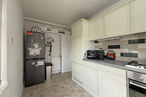 3 bedroom end of terrace house for sale, Whitchurch Road, Shrewsbury