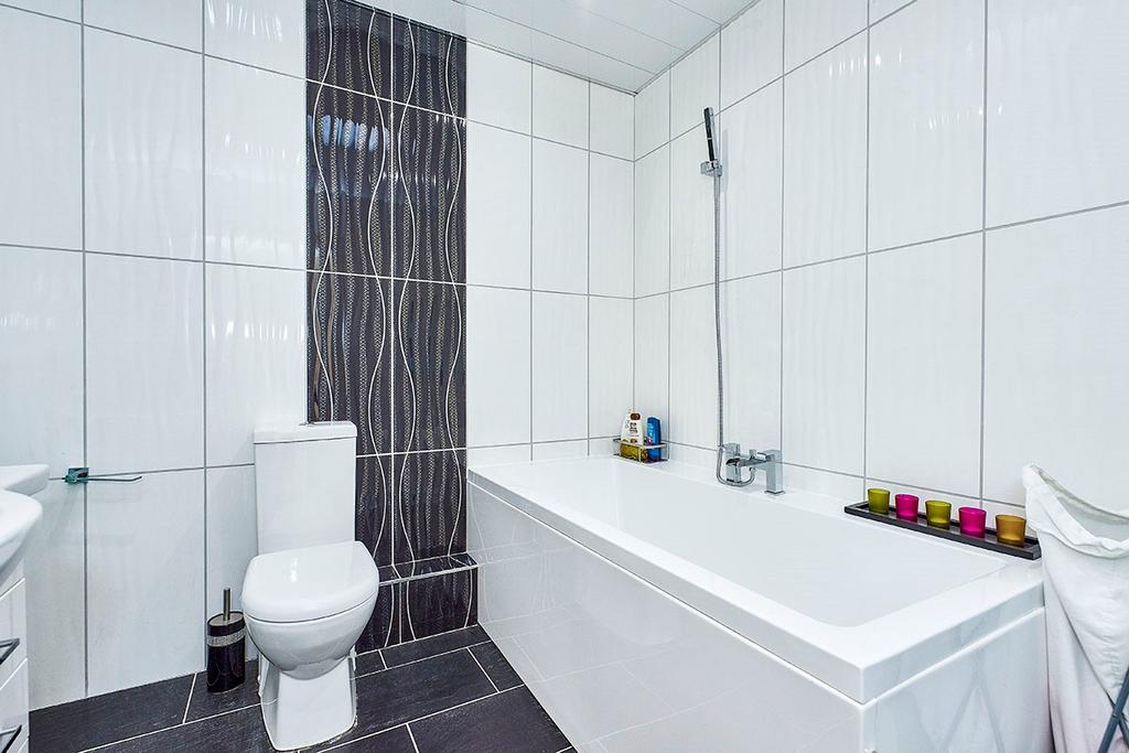 Family Bathroom/WC