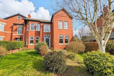 4 bedroom semi-detached house for sale, Blundell Avenue, Southport, PR8 4TA