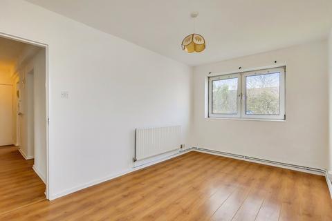 3 bedroom flat to rent, Grove Street, Keppel House Grove Street, SE8
