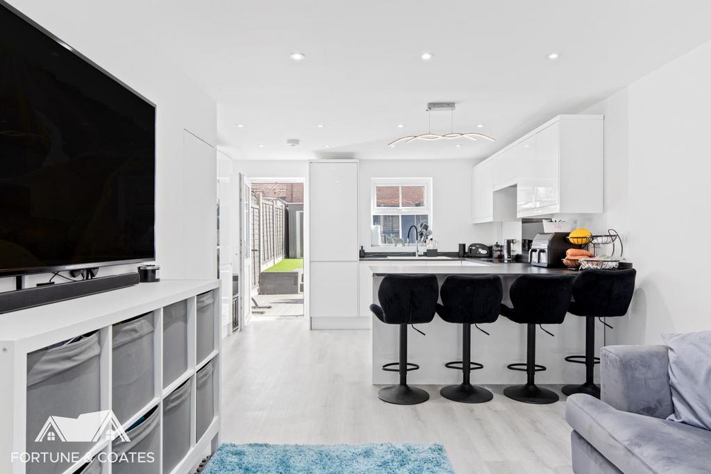 Albert Gardens 8.jpg