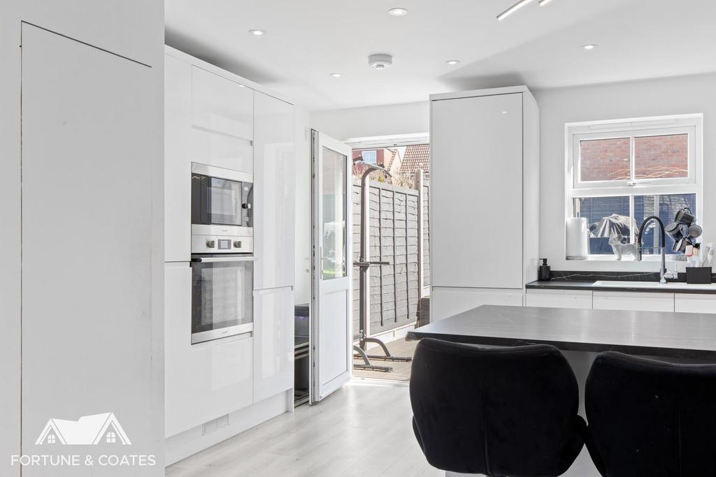 Albert Gardens 9.jpg