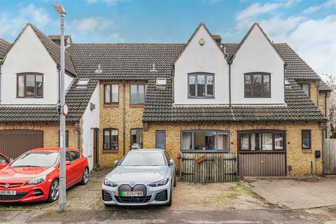 4 bedroom terraced house for sale, Elsworth Place, Cambridge CB2