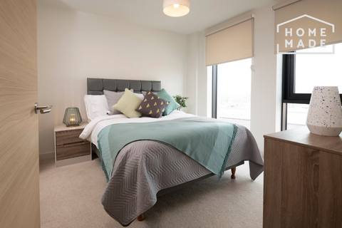 2 bedroom apartment to rent, The Trilogy, M15