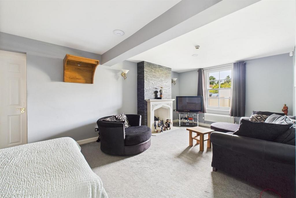 CAM02256 G0-PR0372-STILL002.jpg