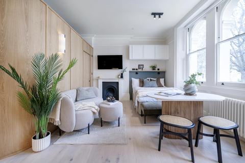 Studio to rent, 32-33 Kensington Gardens Square, London W2