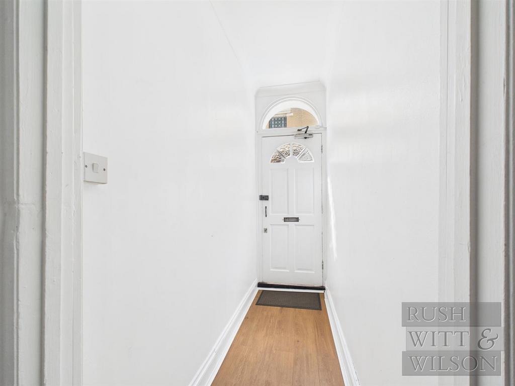 CAM03417 G0-PR0818-STILL002.jpg