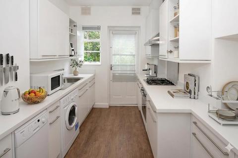 2 bedroom property to rent, Denison Close, London