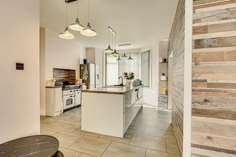 3 bedroom detached house for sale, Wenham Drive, Westcliff-on-sea, SS0