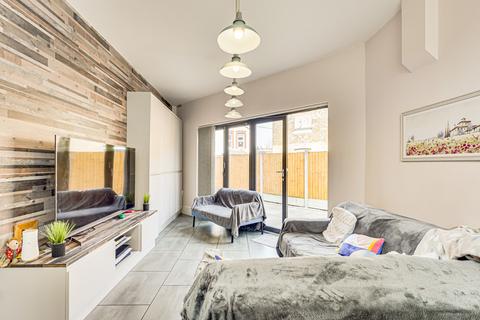 3 bedroom detached house for sale, Wenham Drive, Westcliff-on-sea, SS0