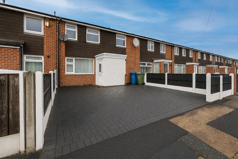Goodwood Avenue, Sale, M33