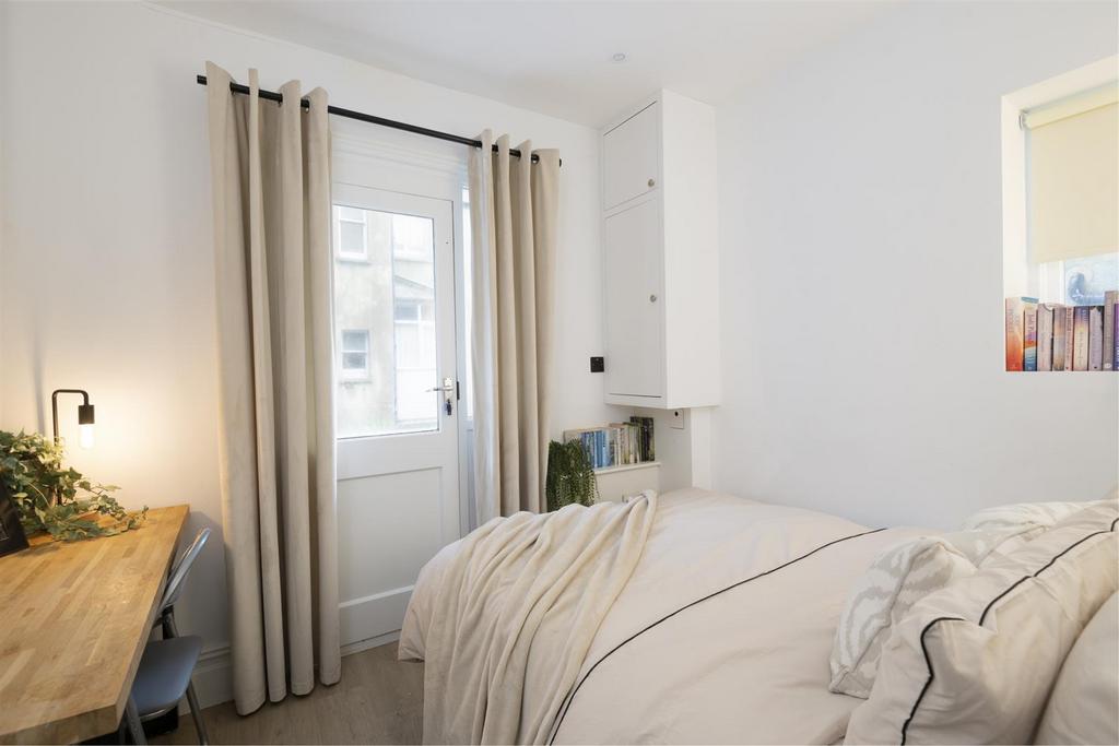 Knight Stays 19 Chesham Place 12 25-25.jpg