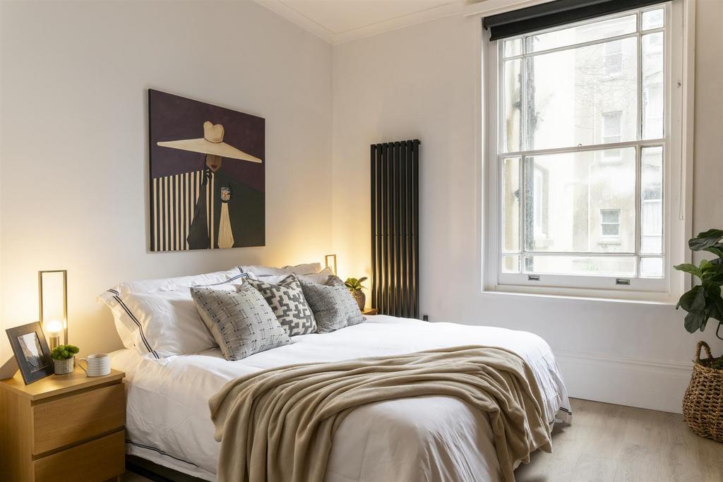 Knight Stays 19 Chesham Place 12 25-19.jpg