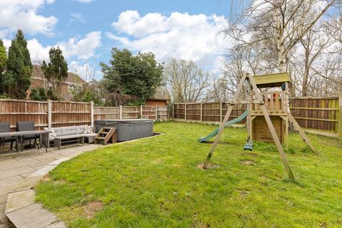 4 bedroom detached house for sale, Lyndale Avenue, Edenthorpe, Doncaster DN3