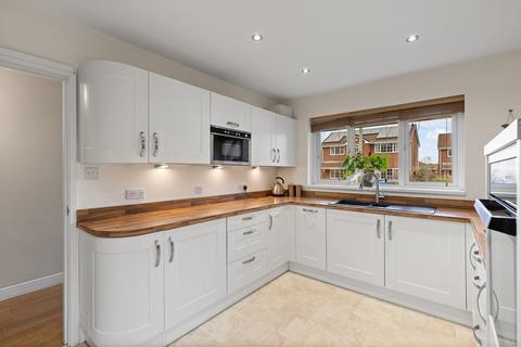 4 bedroom detached house for sale, Lyndale Avenue, Edenthorpe, Doncaster DN3