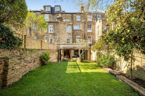 3 bedroom flat for sale, Chelsham Road, London SW4