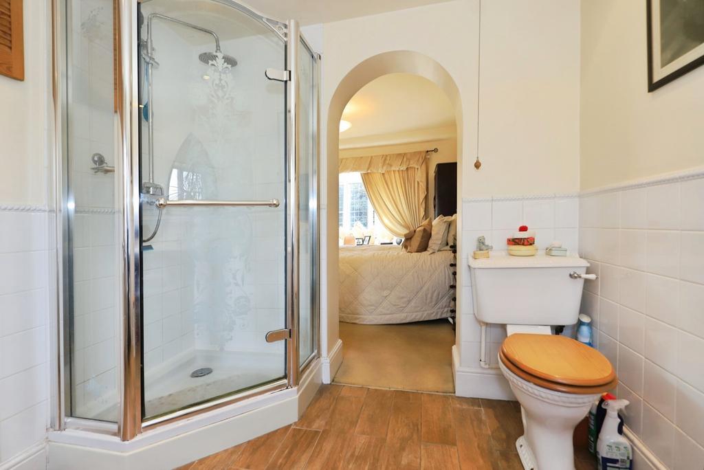 En-Suite Shower/ W.C