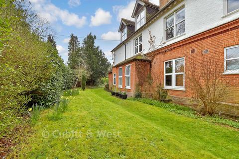 undefined, Burnham, Guildford GU4