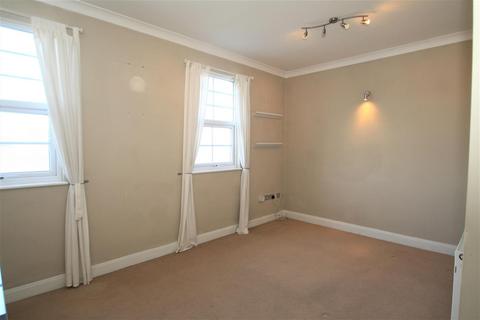 2 bedroom flat to rent, Park Street, Westcliff-On-Sea
