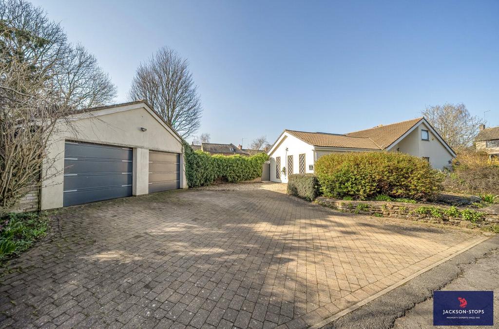 Drive &amp; Garage