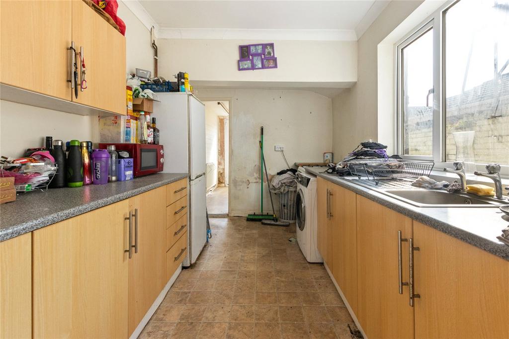 Kitchen (2)