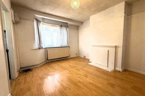 2 bedroom maisonette for sale, Elmcroft Close, Bedfont