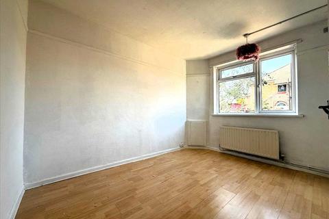 2 bedroom maisonette for sale, Elmcroft Close, Bedfont