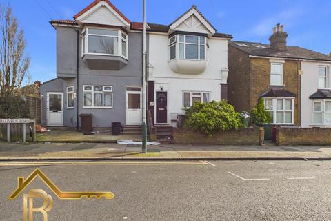 2 bedroom maisonette for sale, Malvern Road, Hornchurch, Essex, RM11