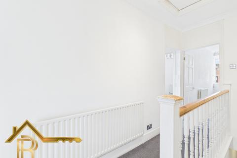 2 bedroom maisonette for sale, Malvern Road, Hornchurch, Essex, RM11