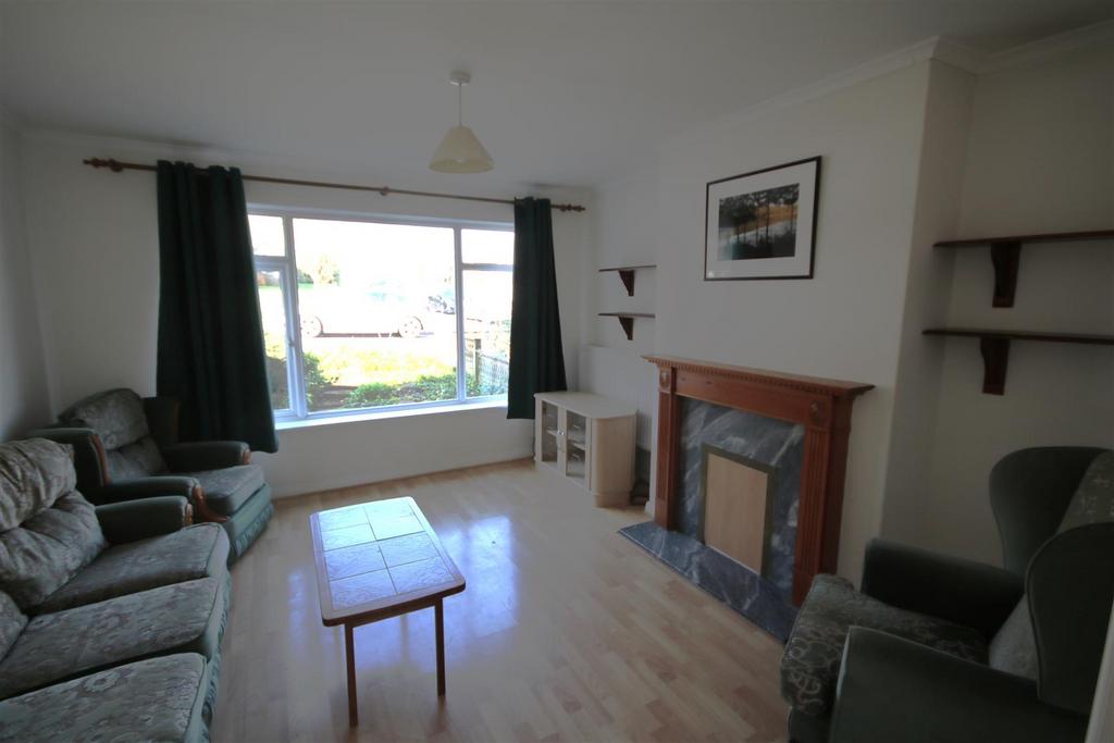 Living Room a.JPG