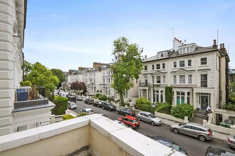 2 bedroom apartment for sale, Belsize Park Gardens, London, NW3