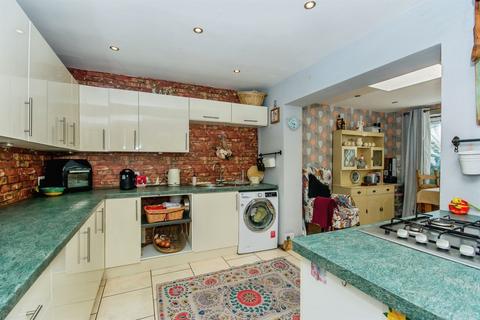 3 bedroom semi-detached house for sale, Woodside, Boston
