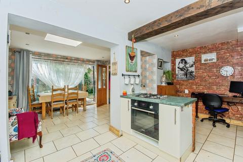 3 bedroom semi-detached house for sale, Woodside, Boston
